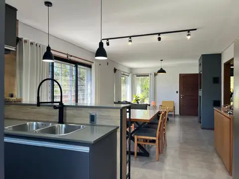 Se vende casa en Punta Colorada -3 dormitorios 