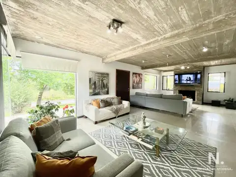 Venta Espectacular casa 2 dormitorios con piscina - La fortuna