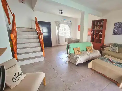 Casa 6 ambientes con 2 baños