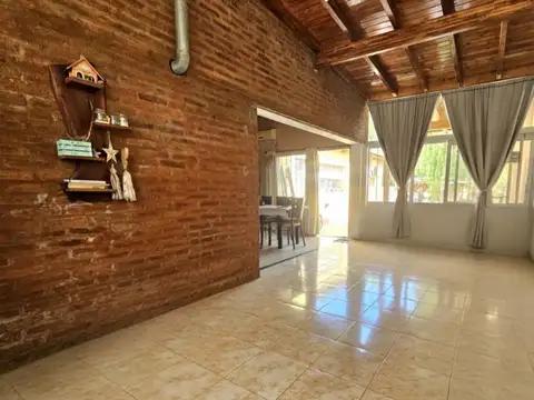 Casa 5 ambientes con 1 baño