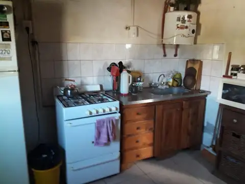 Casa 2 ambientes con 1 baño