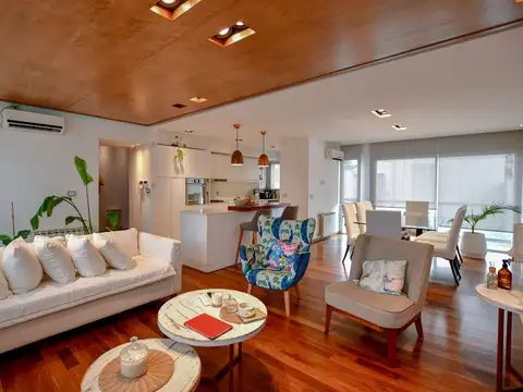 CASA VENTA LA PLATA PILETA 3 DORMITORIOS COCHERA