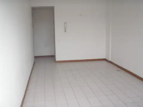 Alquiler MONOAMBIENTE AL FRENTE CON BALCON ATERRAZADO DEVOTO