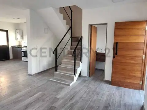 Casa 5 ambientes con 1 baño