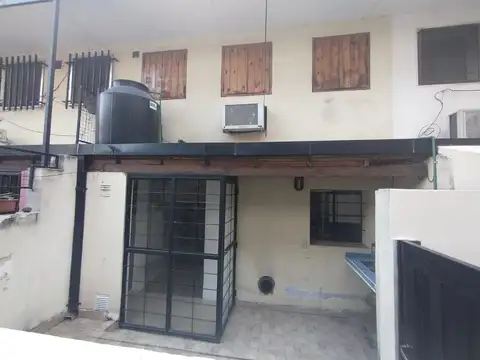 Departamento de pasillo con 1 dormitorio dúplex