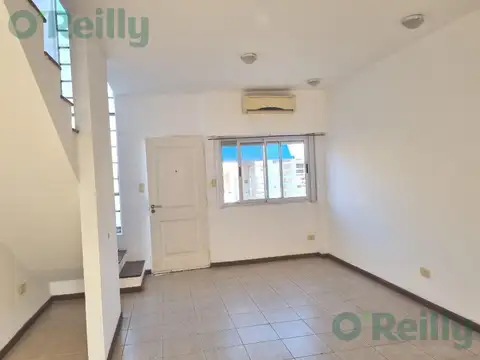 Casa en Alquiler con 1 cochera