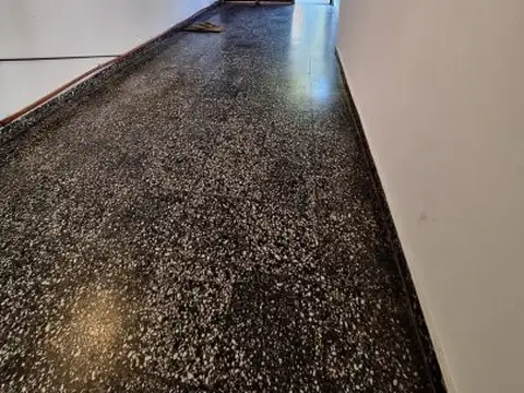Depto Tipo Casa 3 ambientes con 2 baños