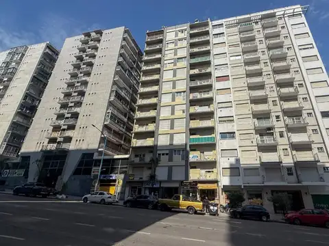 Venta 2 amb centro av. colón con lavadero luminoso