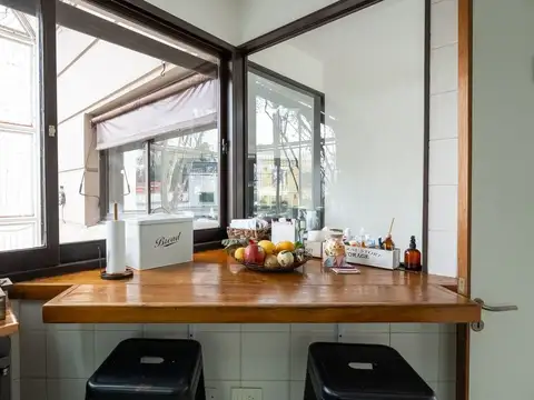 Casa en Alquiler con 2 cocheras