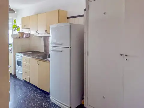 VENTA | PERMUTA - Departamento 2 dormitorios   comodín, con patio - Zona Centro, Rosario.
