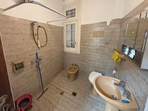 Alquiler en block, local y ph. Para distintos rubros.