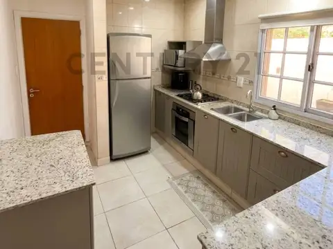 Casa 3 ambientes con 2 baños