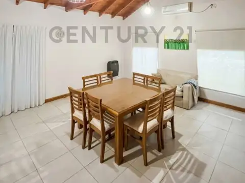 VENTA CASA 3 AMB C/ESCRITORIO, PILETA Y COCHERA - ROQUE PÉREZ