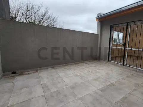 Lisandro De La Torre 4100, Piso 1-3