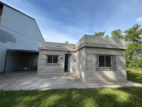 Casa en alquiler de 2 dormitorios con pileta en Bosque Azul, Roldán