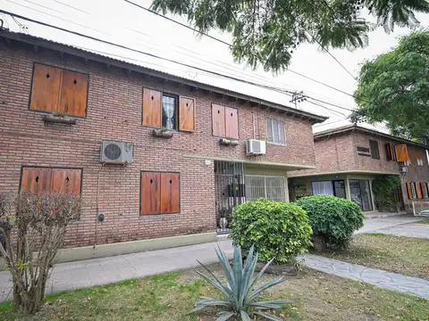 VENTA DEPTO 2 DORM C/PATIO