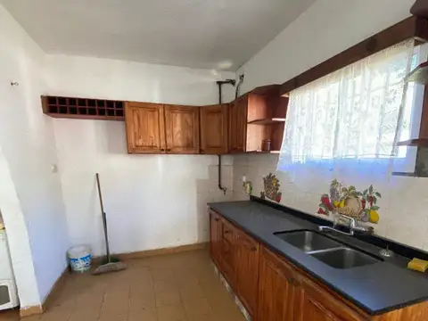 Casa 4 ambientes con 1 baño