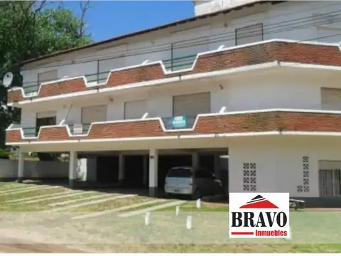 DEPARTAMENTO de 2 AMB. c/ BALCÓN a la calle y COCHERA | VILLA GESELL |Cod.0570