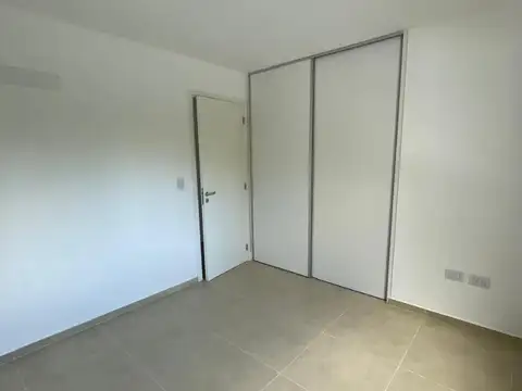 Blvd. Juan Domingo Perón 1150 , Piso 3