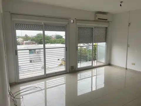Departamento en Alquiler en Flores, $ 600.000