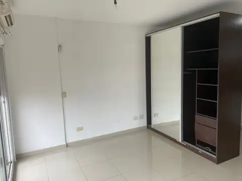 Monoambiente super amplio en alquiler en Flores excelente ubicacion