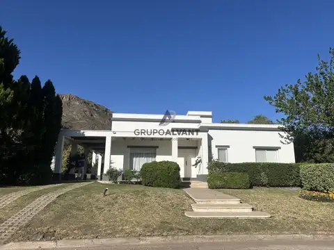 VENTA Casa 2 dormitorios en Los Quebrachos I