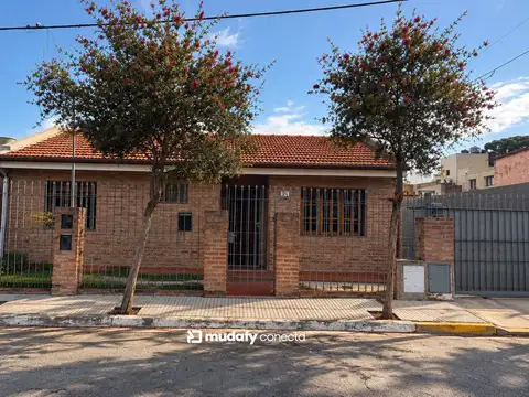 Casa Apto Credito - 3 dormitorios - Villa Allende Centro