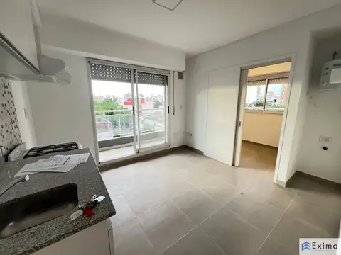 Departamento nuevo, con amplio balcón en Abasto