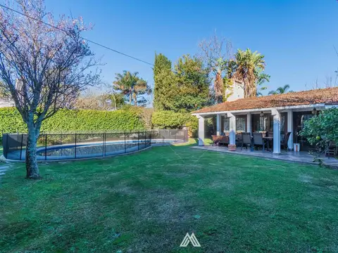 Venta casa Carrasco Sur 5 dormitorios piscina