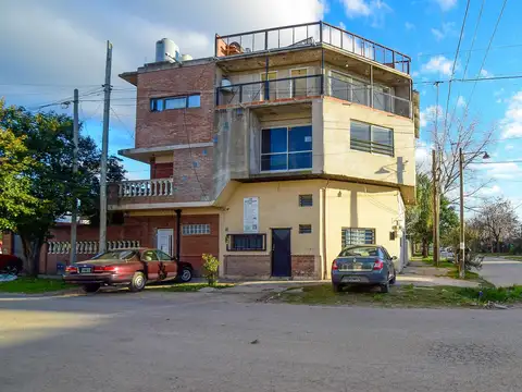 Depto Tipo Casa en Venta con 2 cocheras