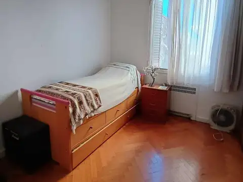 VENTA SEMIPISO 4 AMB CON DEPENDENCIA APTO CREDITO FLORES MUY LUMINOSO Y SILENCIOSO
