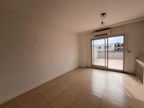 Depto Tipo Casa en Alquiler en Castelar Sur, $ 3.000.000