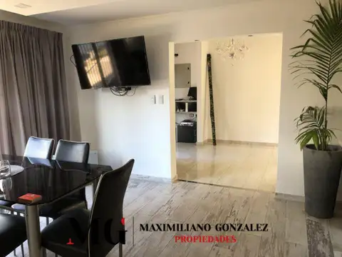 Casa 5 ambientes con 3 baños