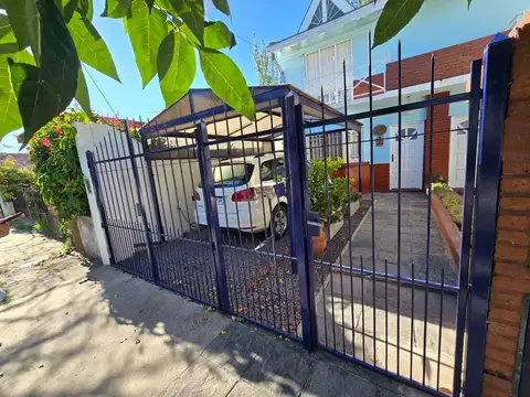 Depto Tipo Casa en Venta con 1 cocheras