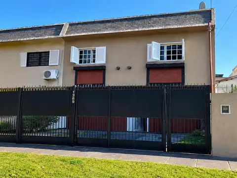 VENTA CASA 4 AMBIENTES QUILMES ESTE