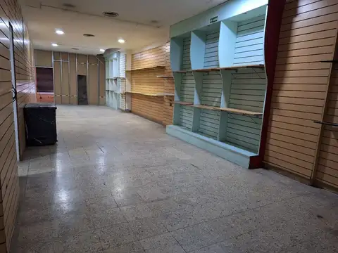 Local en Venta 40 años