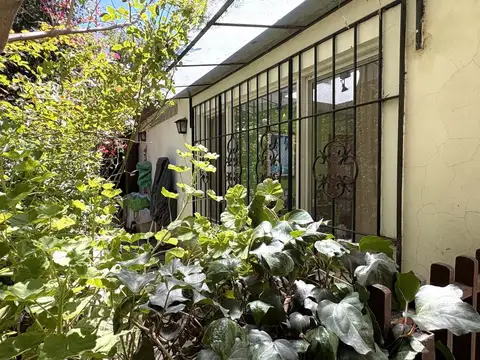 Depto Tipo Casa en Venta en Flores, USD 145.000