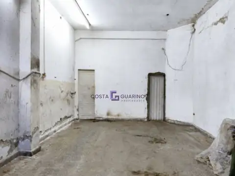 Local en Alquiler en Lomas del Mirador, $ 350.000