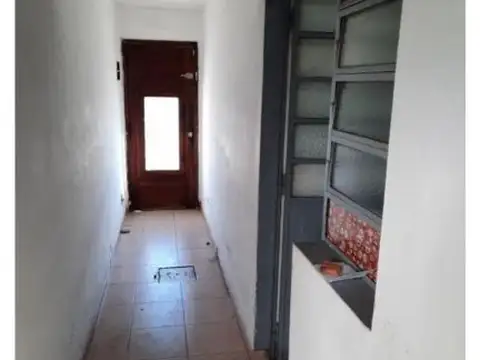Depto Tipo Casa en Alquiler en Lanus Este, $ 580.000