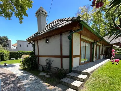 Casa 6 ambientes con 3 baños