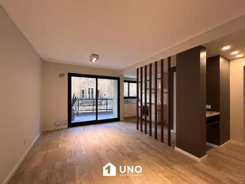 Sarmiento y Mendoza - Oficina. Posibilidad cochera. 