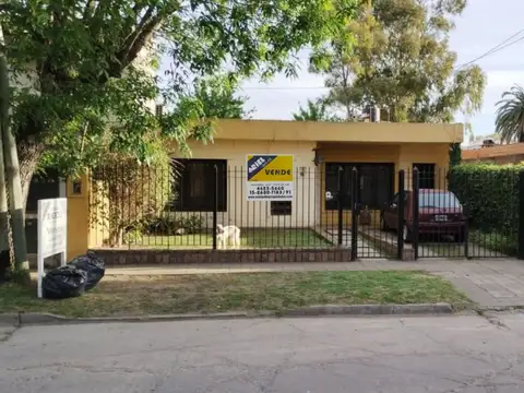 Casa 3 Ambientes + Depto 2 Ambientes en Venta - Castelar Sur