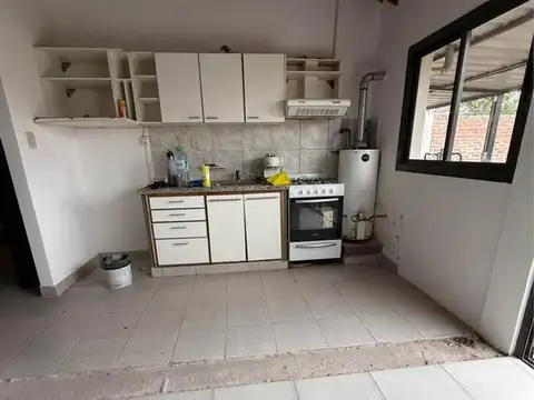 Casa 3 ambientes con 1 baño