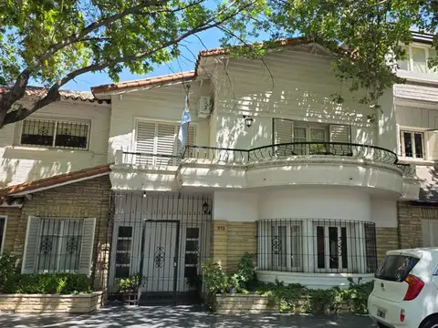 EXCELENTE CASA EN PLENA 5TA SECCION