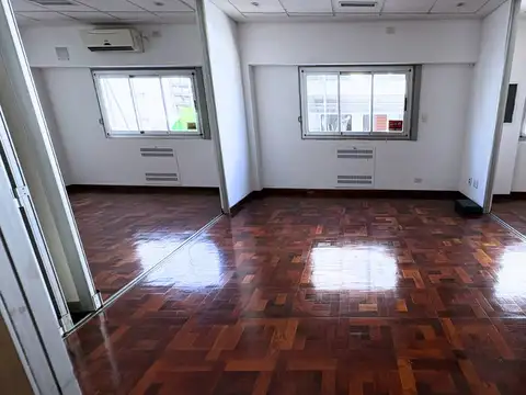 Oficina Comercial en Planta de 252 m², 7 Despachos, Office, Baños - Exc. Estado