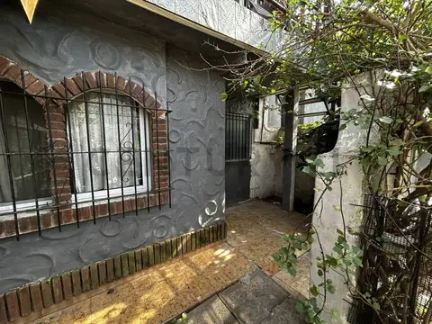 Beruti 100, Piso 0