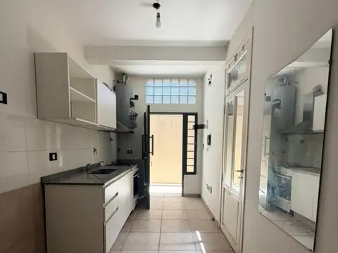 Depto Tipo Casa en Alquiler de 1 dormitorio