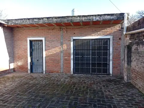 Casa 2 ambientes con 1 baño