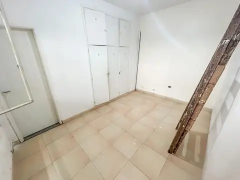 Depto. tipo casa de 3 ambs con un amplio patio SIN EXPENSASS