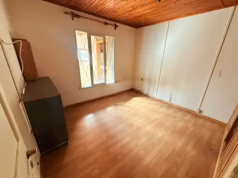 Casa 5 ambientes con 1 baño